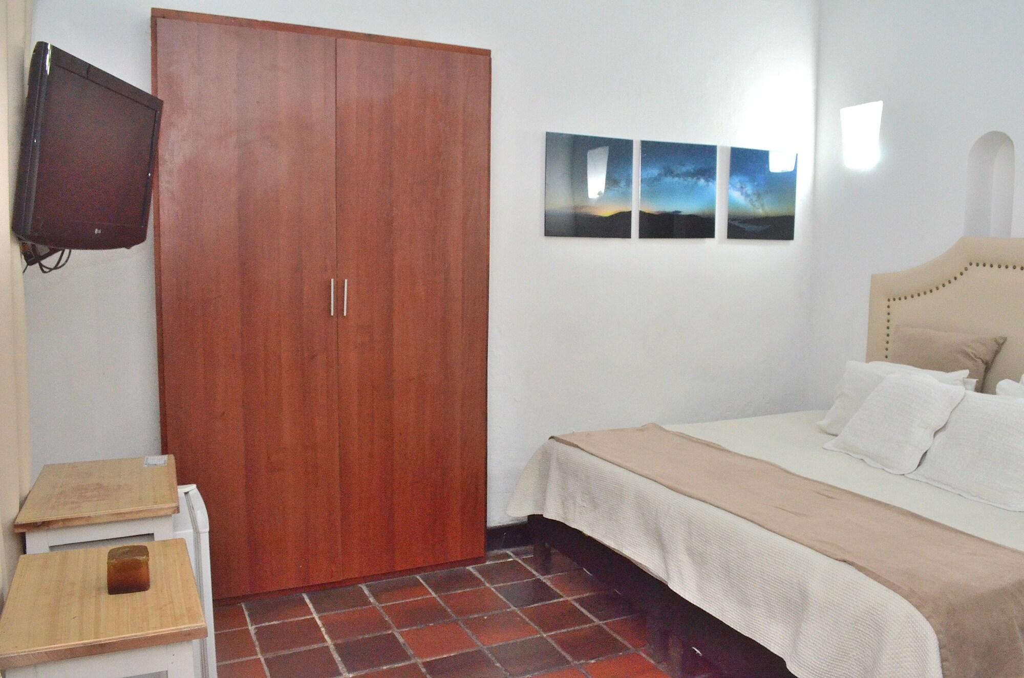 Hotel Puertas De Cartagena Bagian luar foto