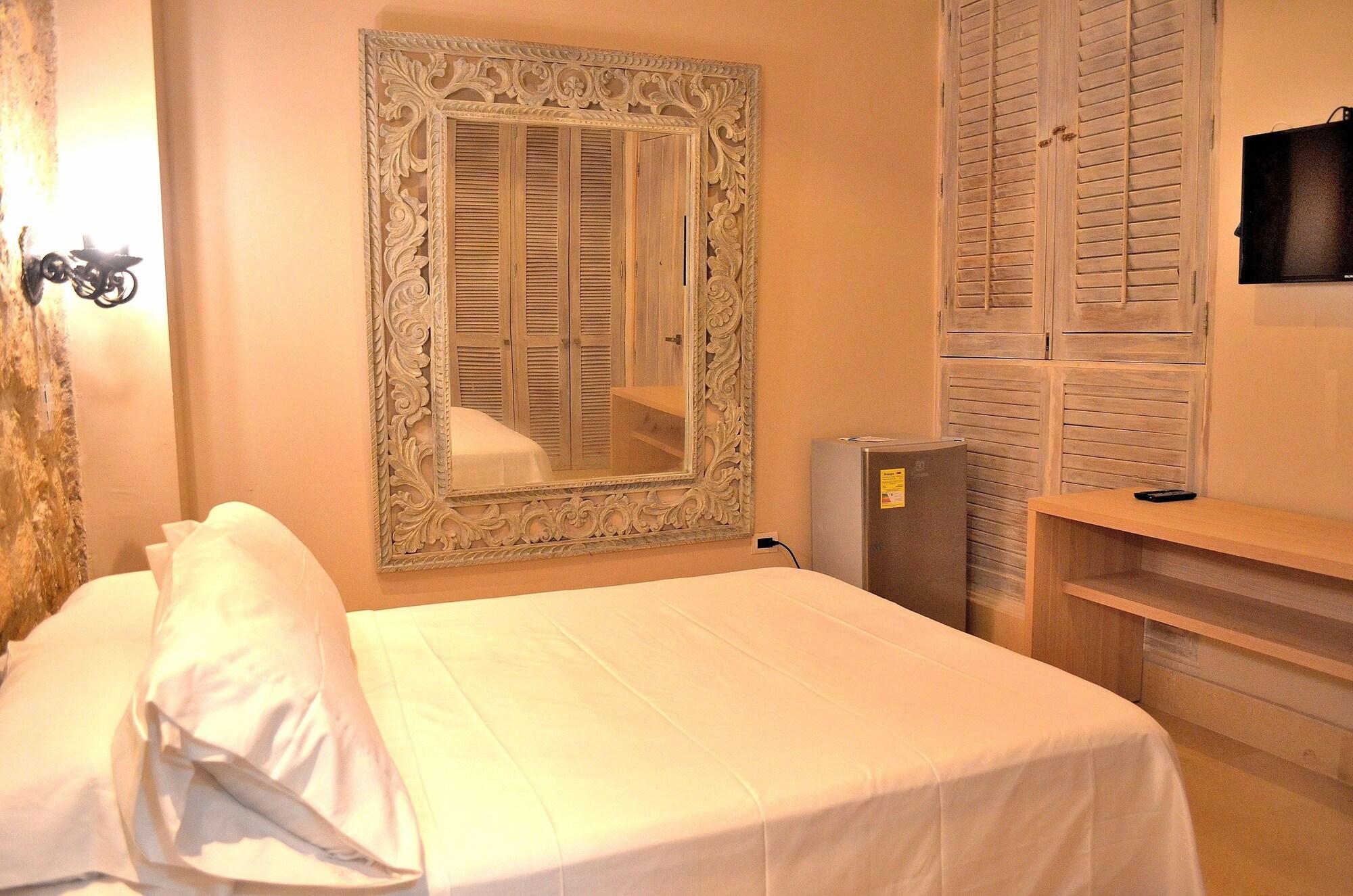 Hotel Puertas De Cartagena Bagian luar foto