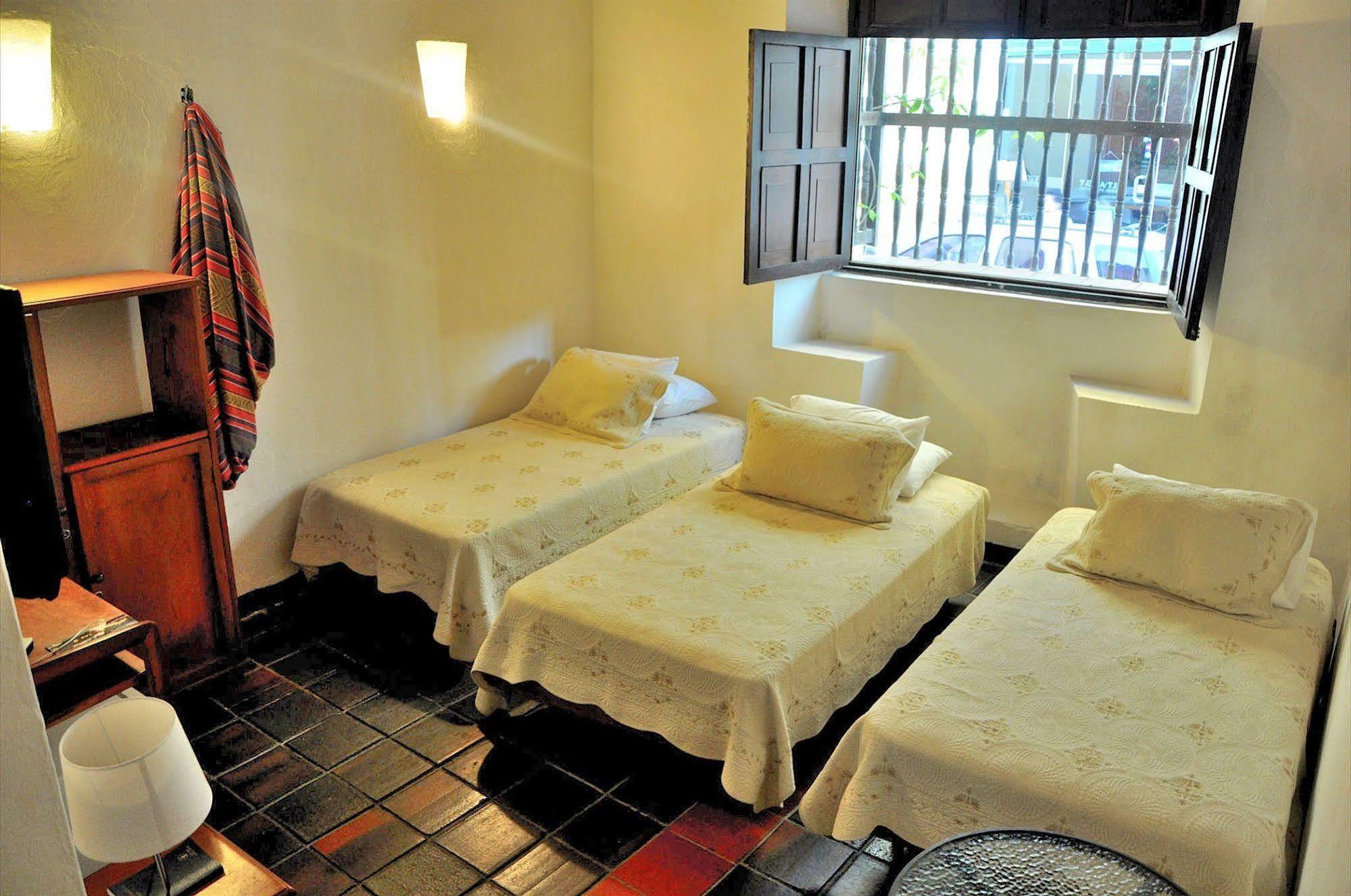 Hotel Puertas De Cartagena Bagian luar foto