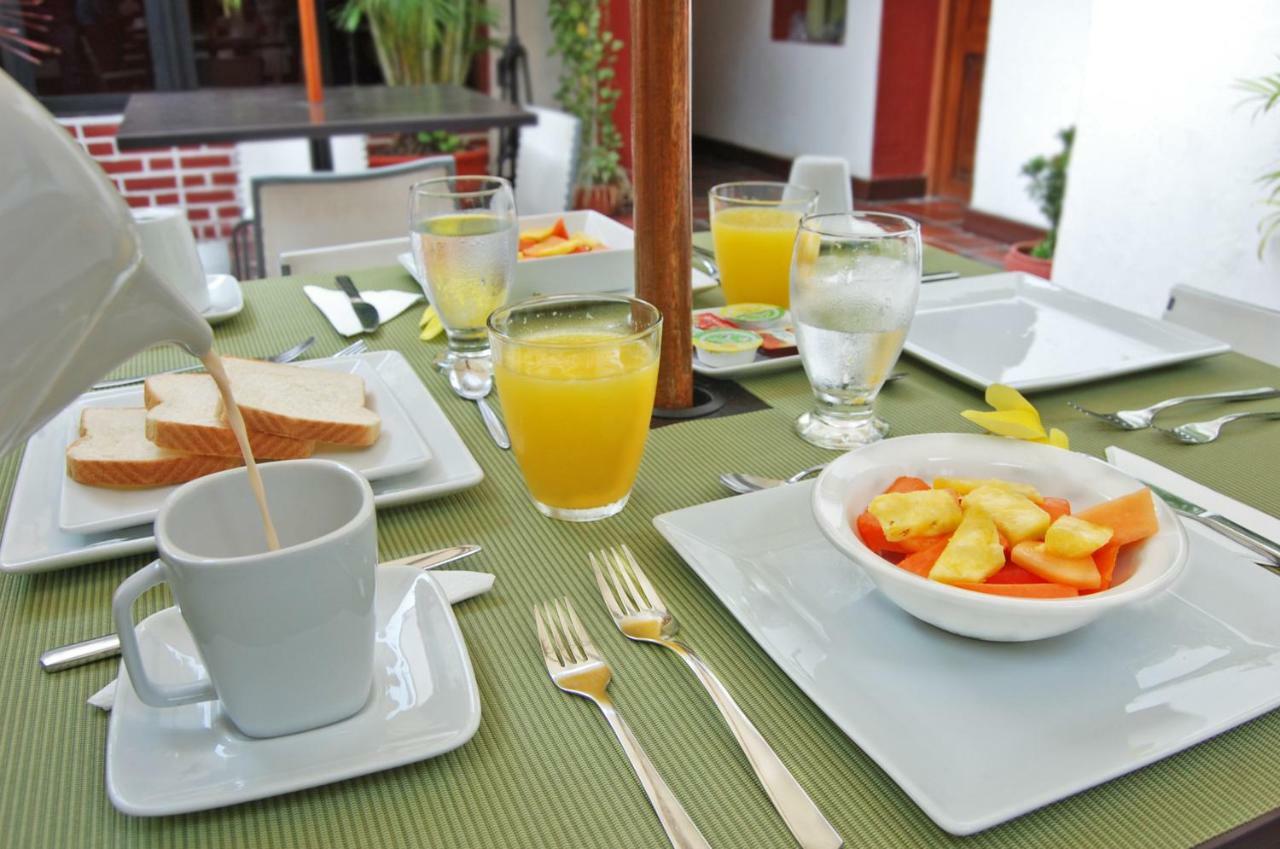 Hotel Puertas De Cartagena Bagian luar foto