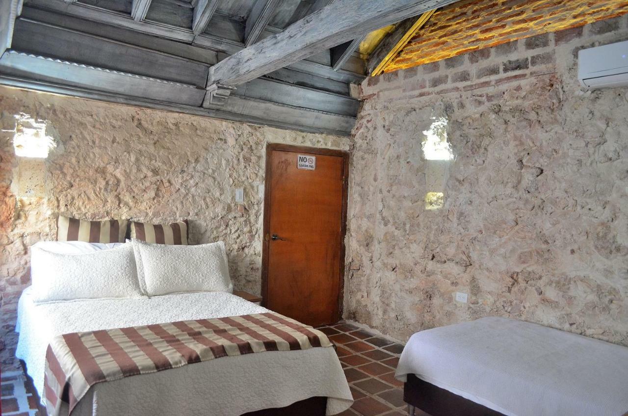 Hotel Puertas De Cartagena Bagian luar foto